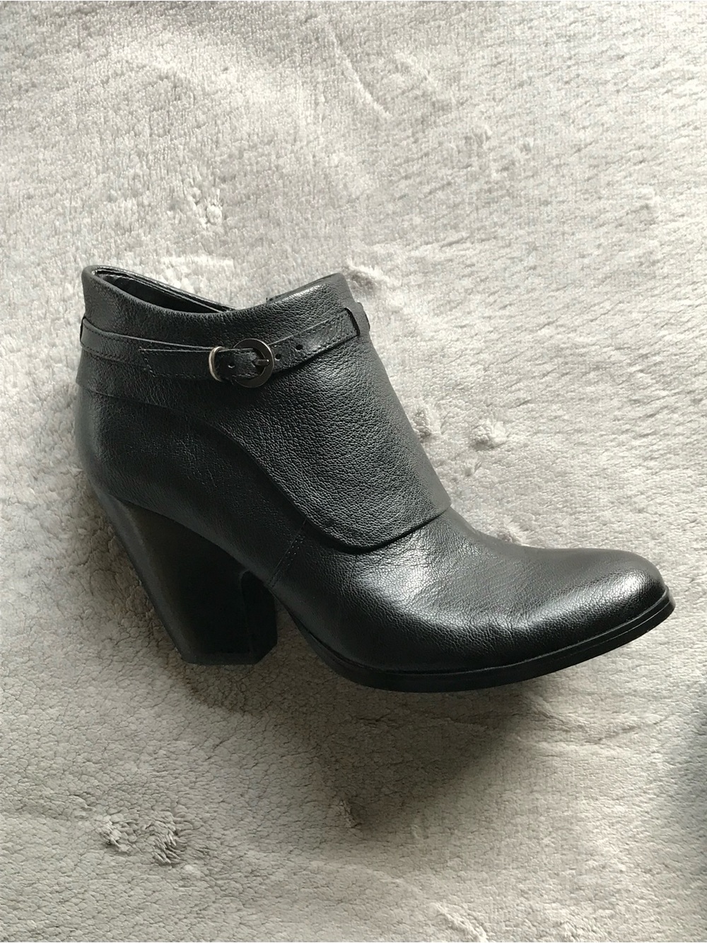 EUC Nine West Black Ankle Boots